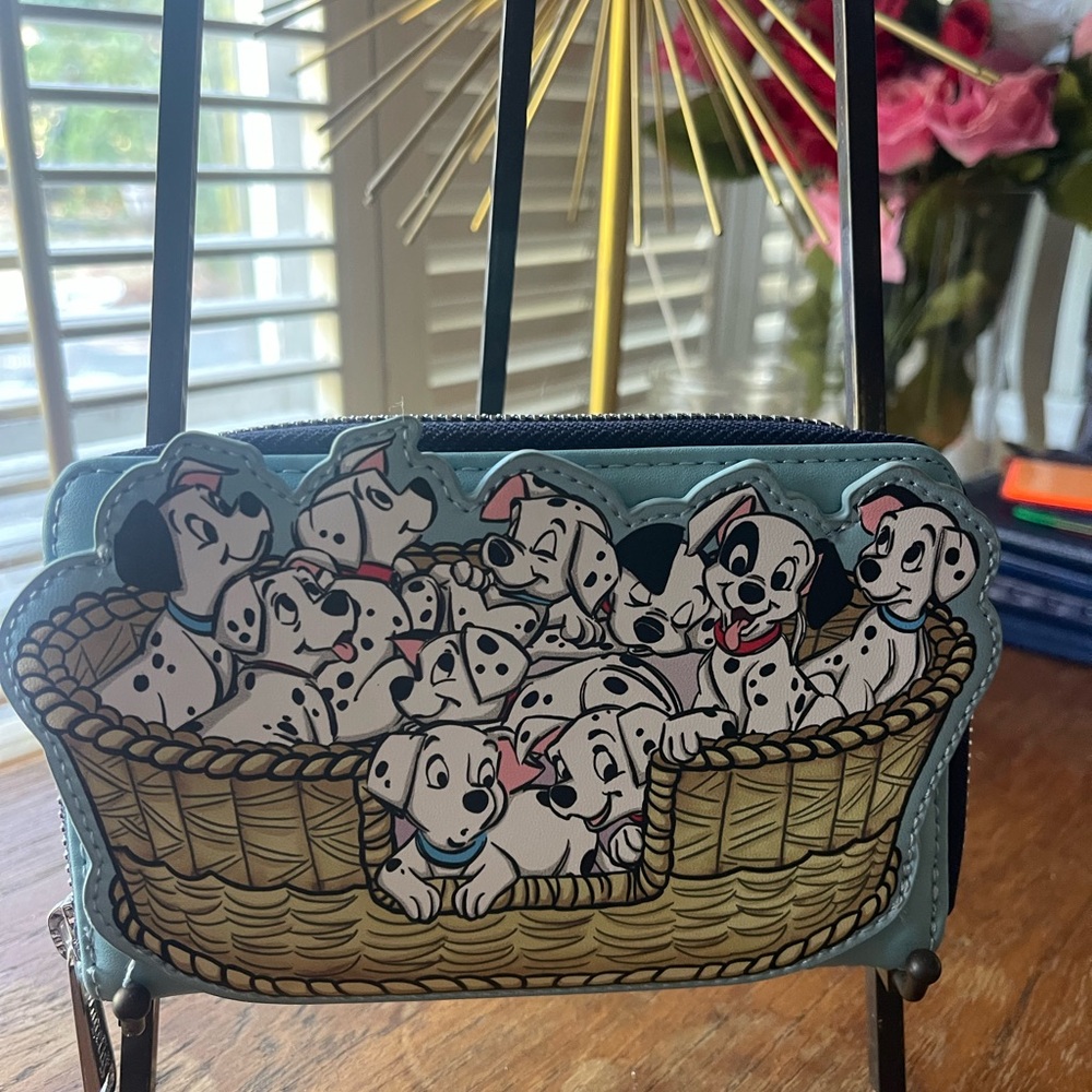 Rare Loungefly x Box Lunch exclusive. 101 Dalmatians  zip wallet.